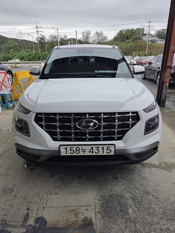 Hyundai Venue 1.6 Modern 2