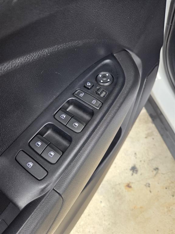 Hyundai Venue 1.6 Modern 7