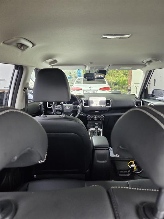 Hyundai Venue 1.6 Modern 6