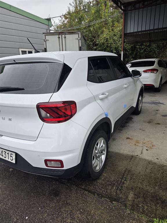 Hyundai Venue 1.6 Modern 5