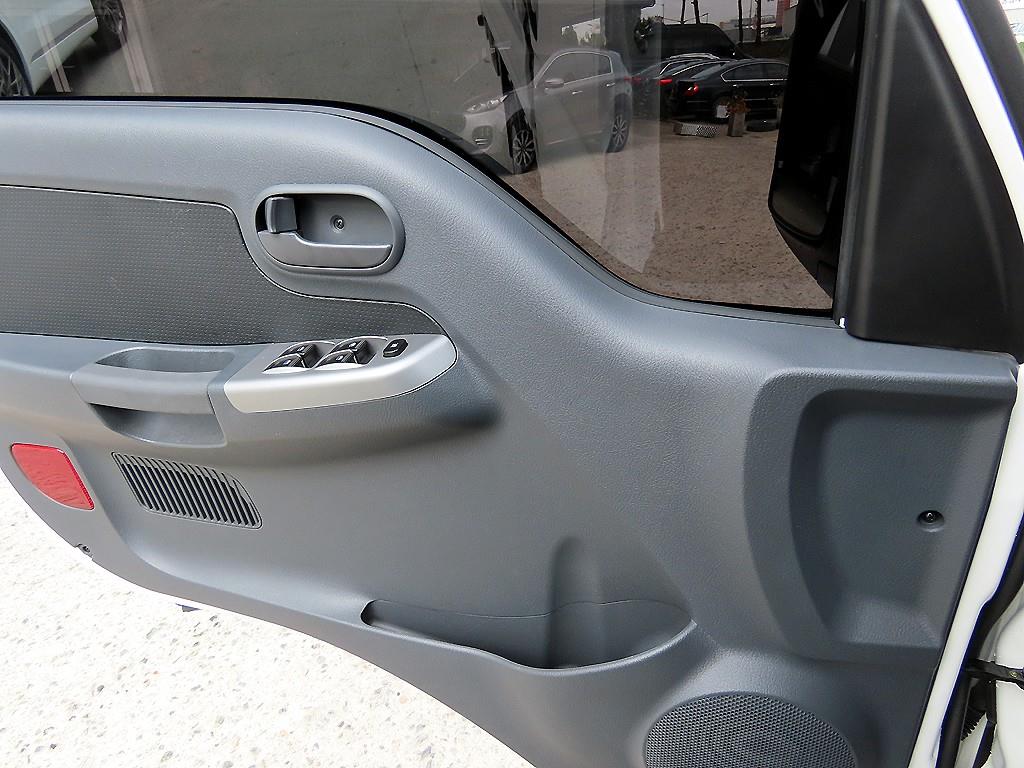 기아 봉고3 1톤 카고 LPG 11