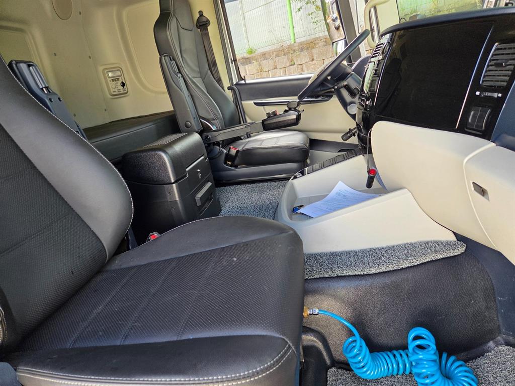 타타대우 맥쎈 상승윙바디 25톤 오토 11