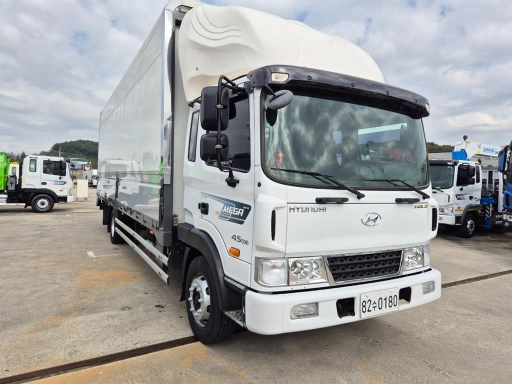 현대 메가트럭 단바리 윙바디 4.5톤 오토 1
