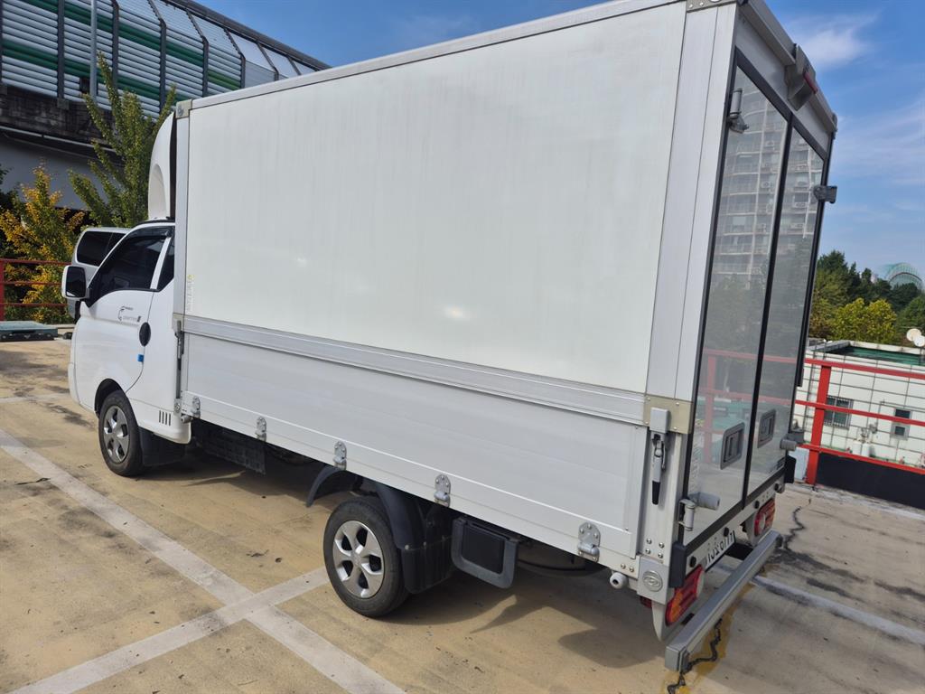 현대 포터2 1톤 윙바디 LPG 2