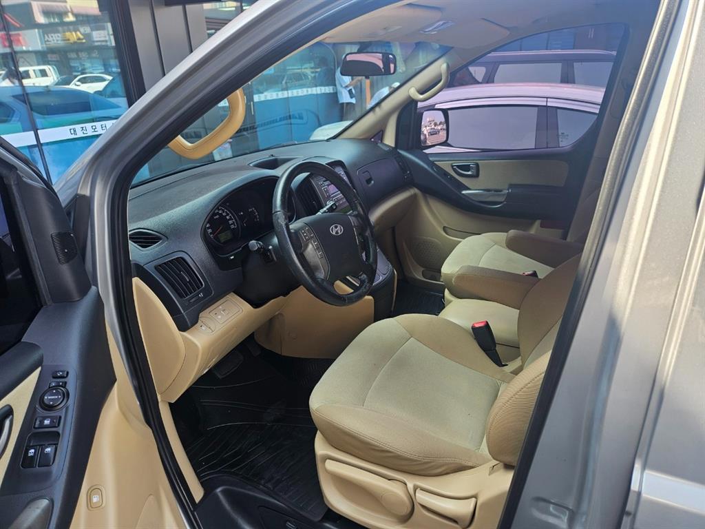 Hyundai Starex Wagon CVX Premium 6