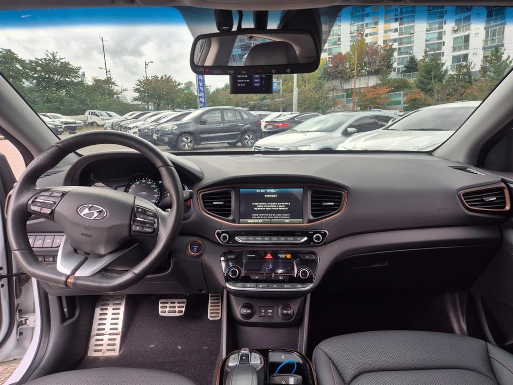 Hyundai IONIQ Q 10