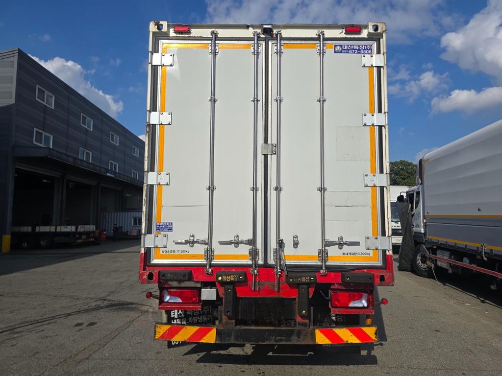 타타대우 프리마 냉동탑 8.5톤 수동 4