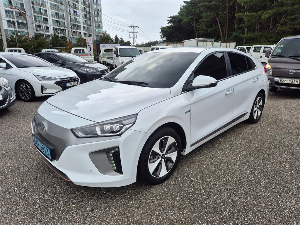 Hyundai IONIQ Q 3