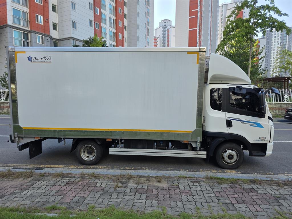 타타대우 더쎈 3.5톤 냉동탑 9