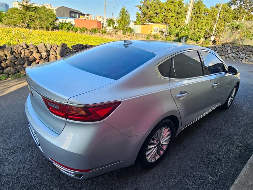 Kia K7 3.0 LPI Luxury 4