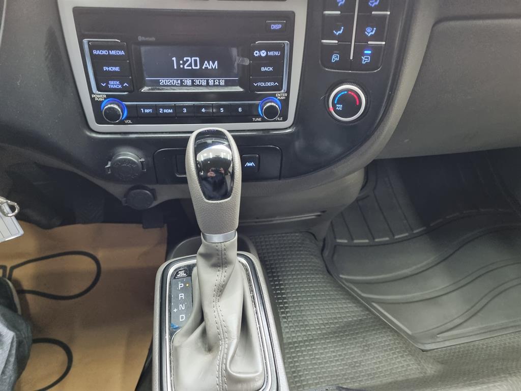 현대 포터2 1톤 카고 LPG 9