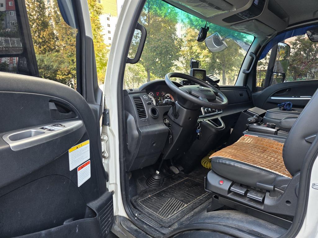 타타대우 더쎈 3.5톤 냉동탑 3