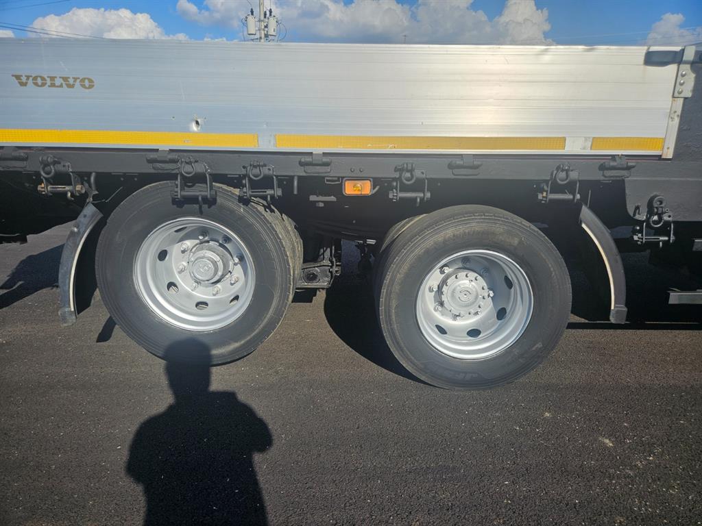 볼보 FL 카고 7.5톤 오토 11