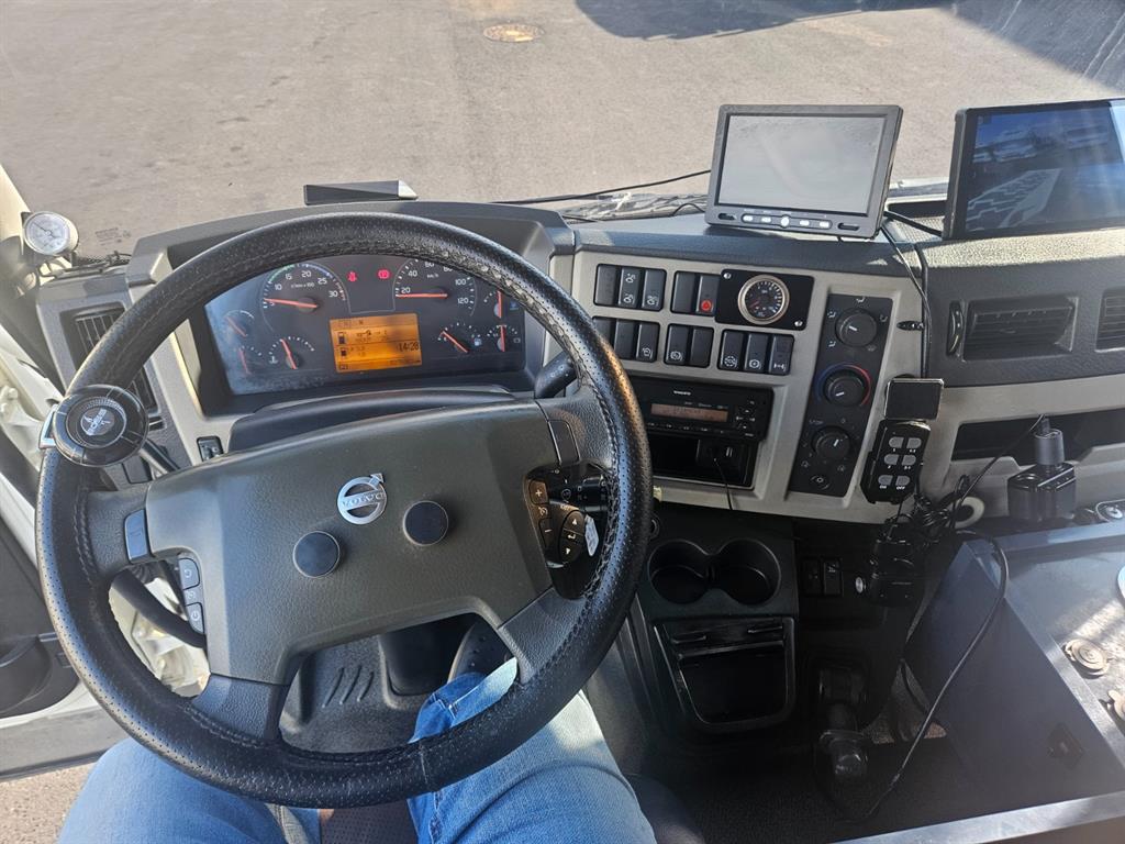 볼보 FL 카고 7.5톤 오토 15