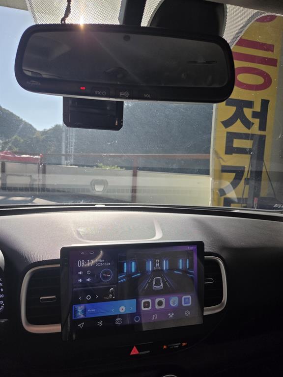 Hyundai Venue 1.6 Modern 6