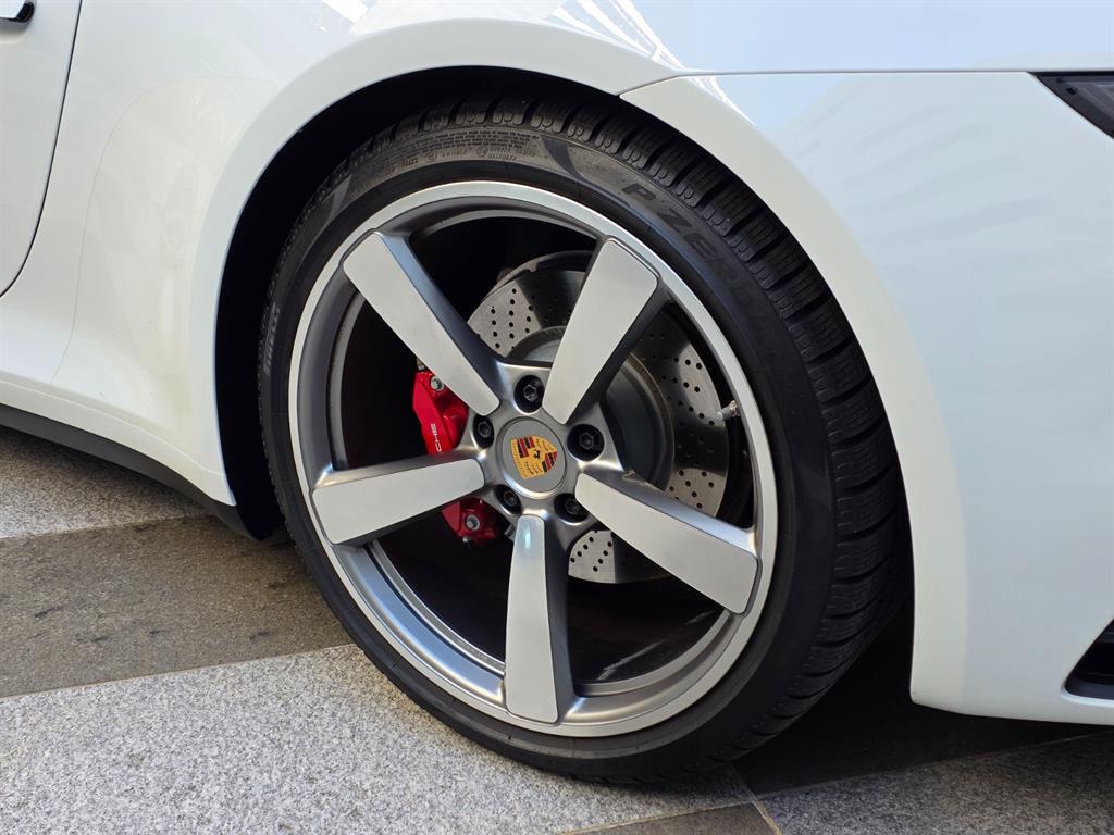 Porsche Carrera 4S Cabriolet 6