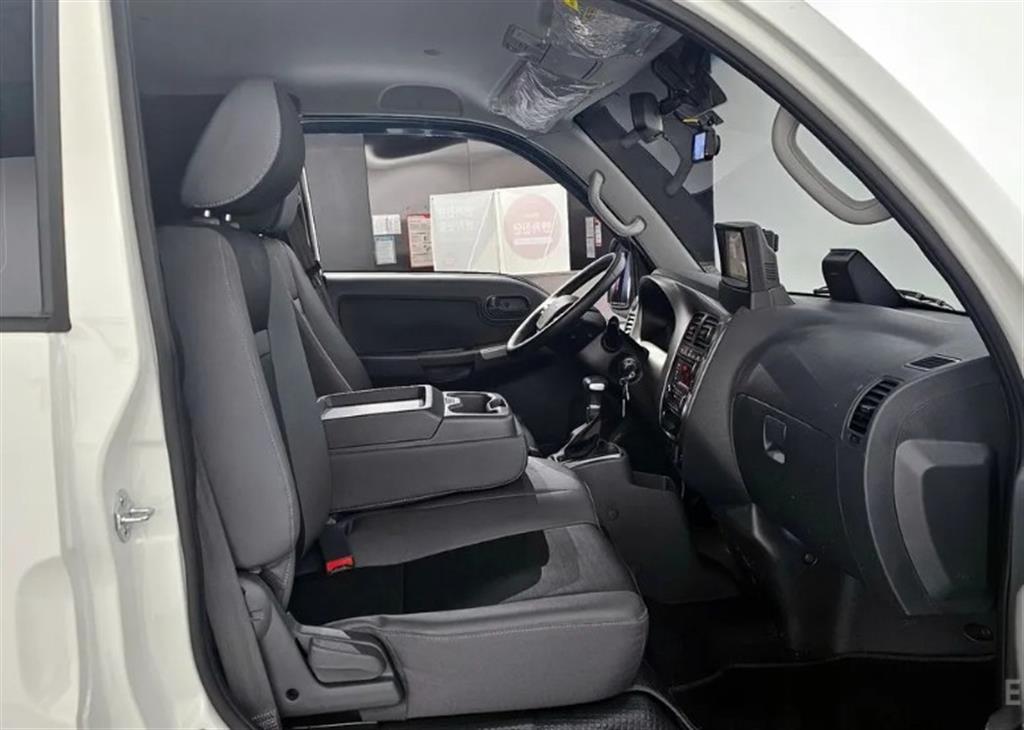 기아 봉고3 1톤 카고 LPG 9