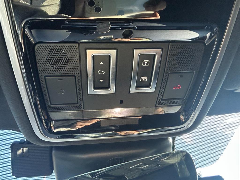 랜드로버]레인지로버 벨라 2.0 D240 R-다이나믹 SE