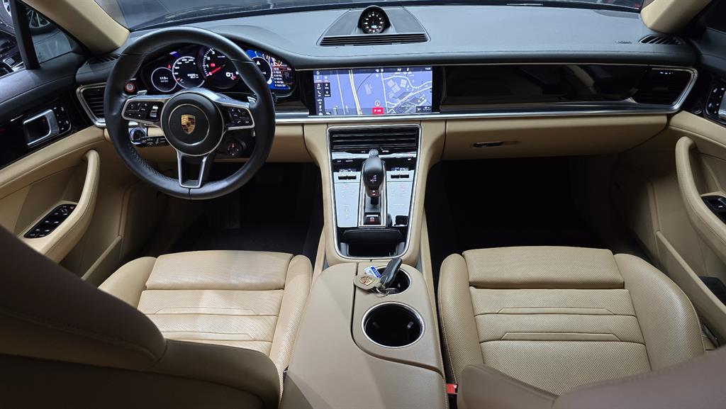 Porsche Panamera 3.0 4 6
