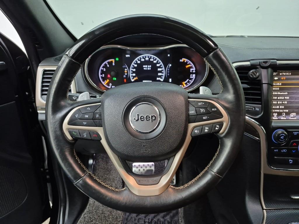 Jeep Cherokee 3.0 Diesel Overland WK2 10