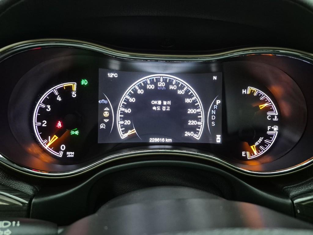 Jeep Cherokee 3.0 Diesel Overland WK2 8