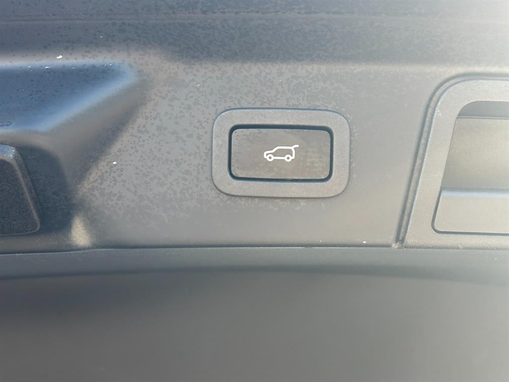 랜드로버]레인지로버 벨라 2.0 D240 R-다이나믹 SE