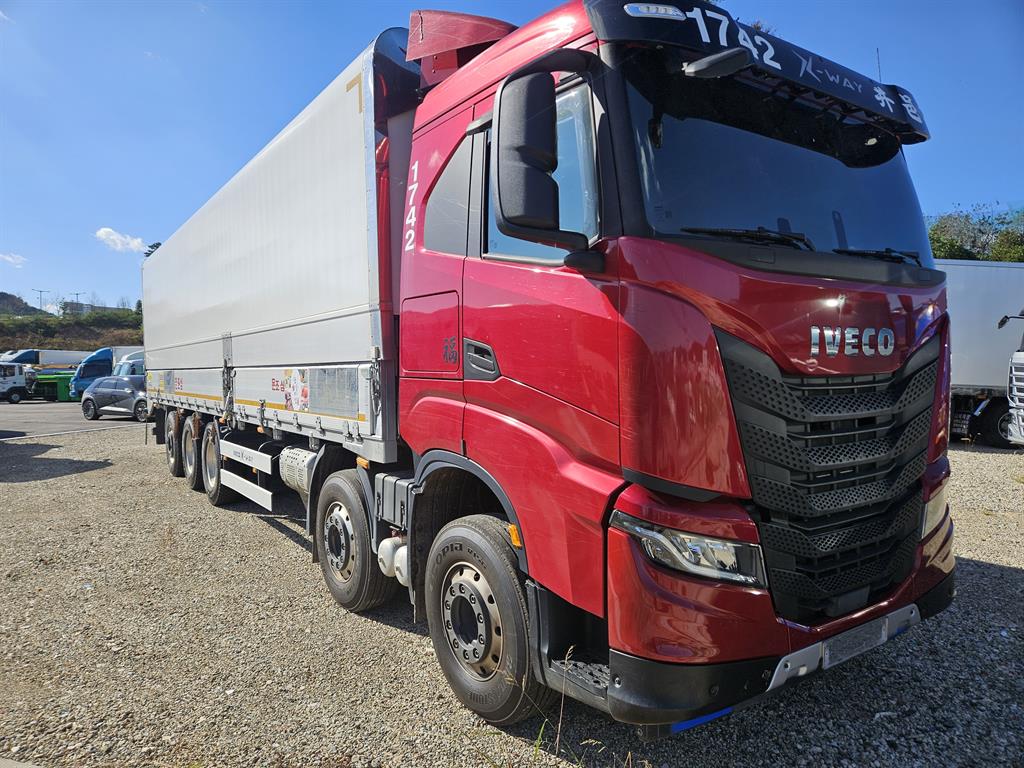 이베코 S-WAY 상승윙바디 25톤 오토