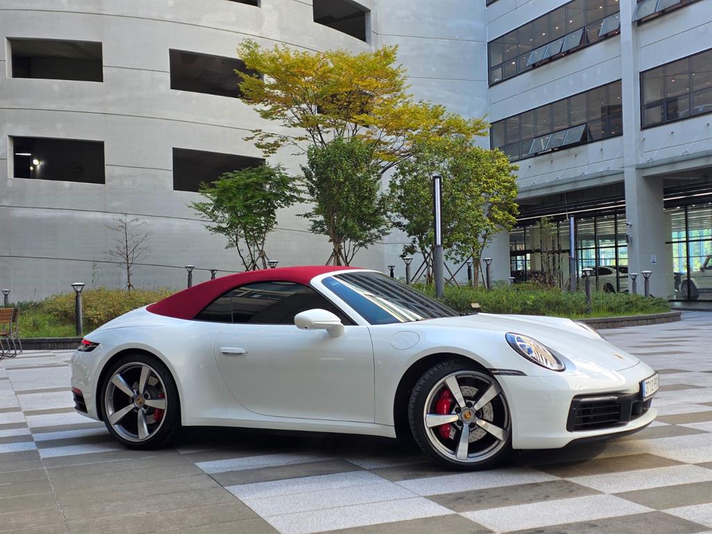 Porsche Carrera 4S Cabriolet 5