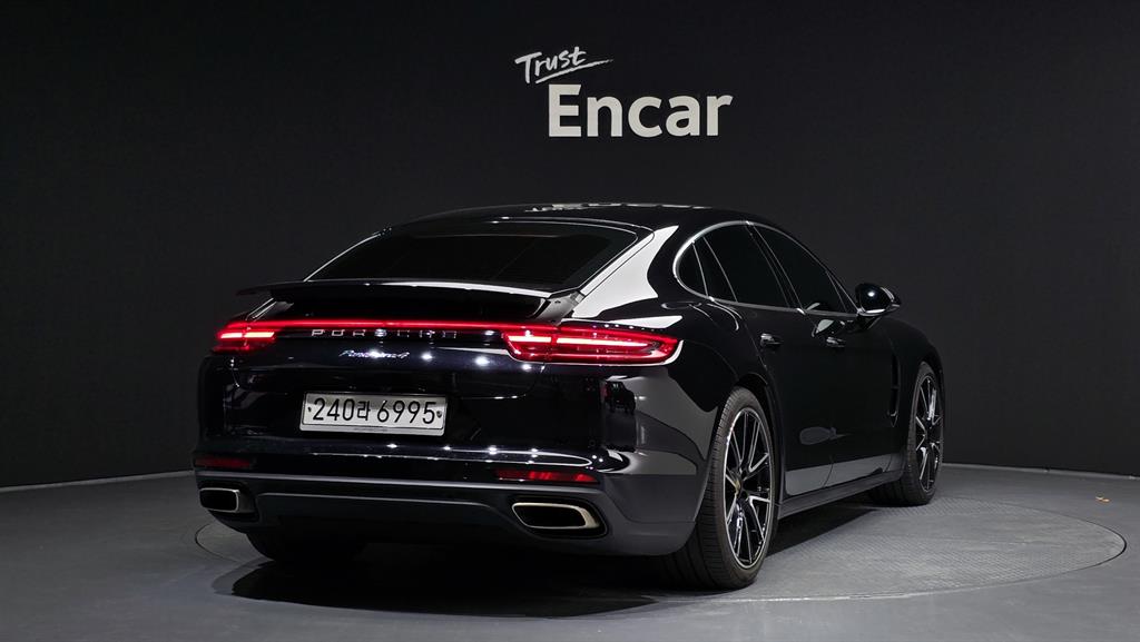 Porsche Panamera 3.0 4 4