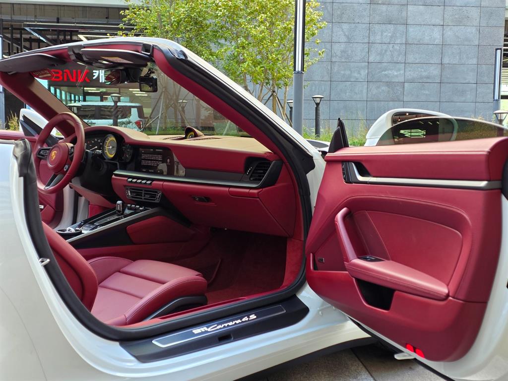 Porsche Carrera 4S Cabriolet 8