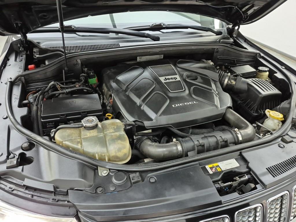 Jeep Cherokee 3.0 Diesel Overland WK2 7