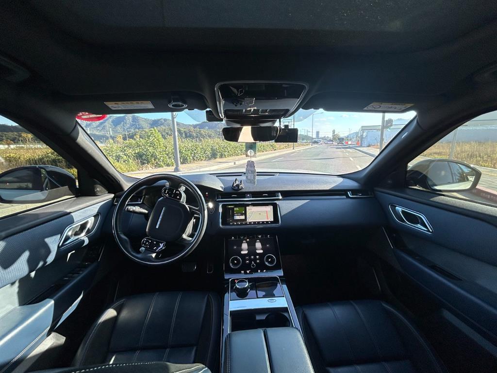 랜드로버]레인지로버 벨라 2.0 D240 R-다이나믹 SE