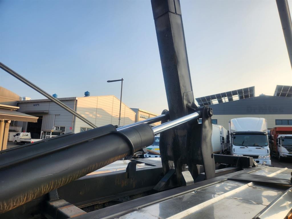 현대 엑시언트 암롤 24톤 오토 9