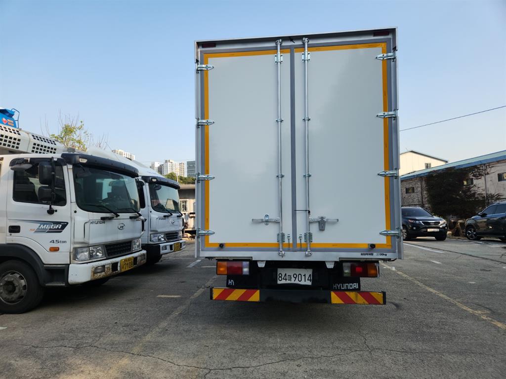 현대 메가트럭 단바리 익스하이탑 4.5톤 수동 2