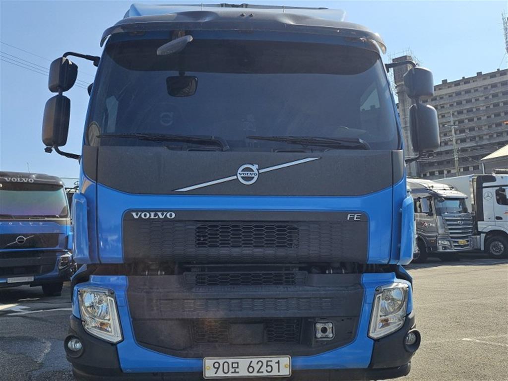 볼보 FE 윙바디 10톤 오토 1