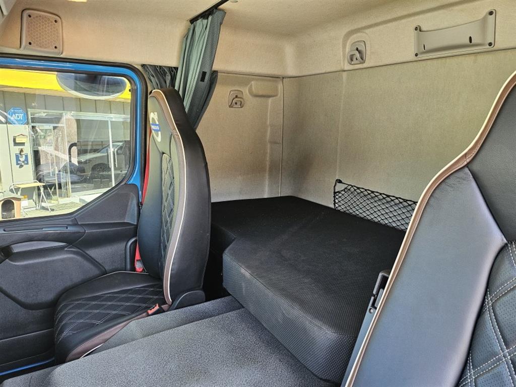 볼보 FE 윙바디 10톤 오토 9