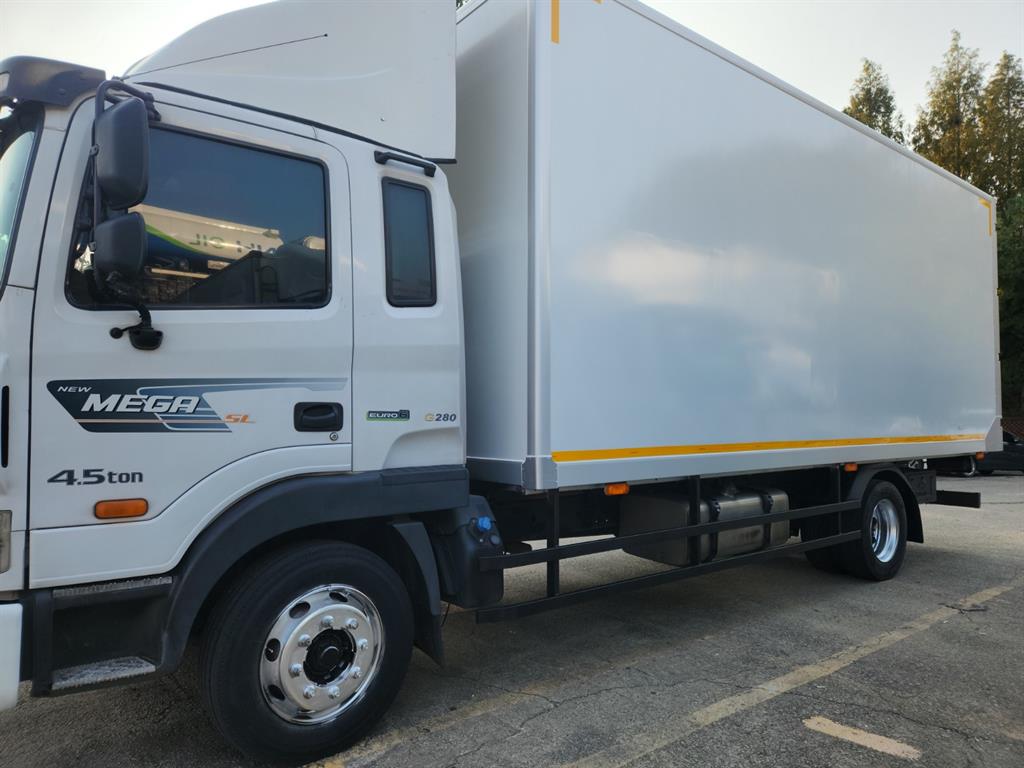 현대 메가트럭 단바리 익스하이탑 4.5톤 수동 1