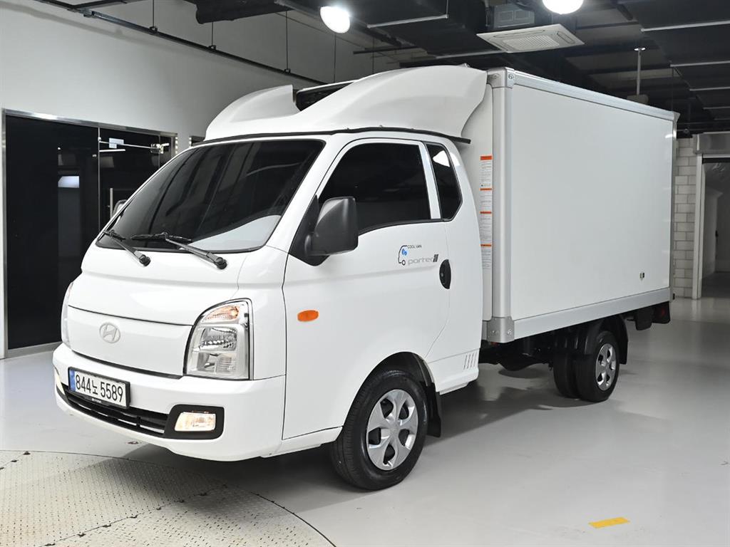 Hyundai Porter Super Cab/ Long Wheelbase/ Twin Comp Style
