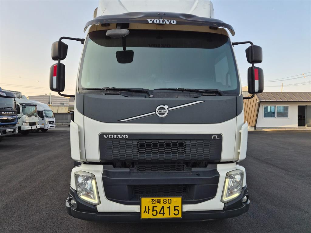 볼보 FL 윙바디 4.5톤 오토