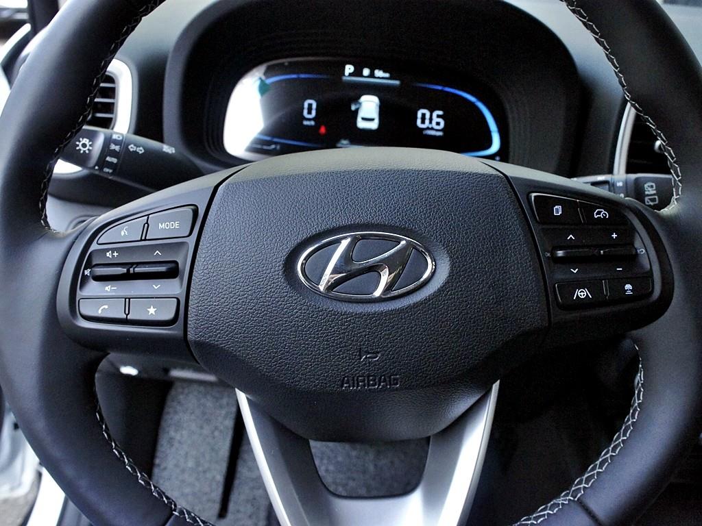 Hyundai Venue 1.6 Premium 9
