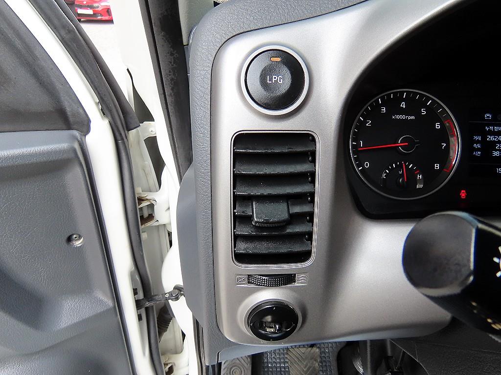 기아 봉고3 1톤 카고 LPG 11