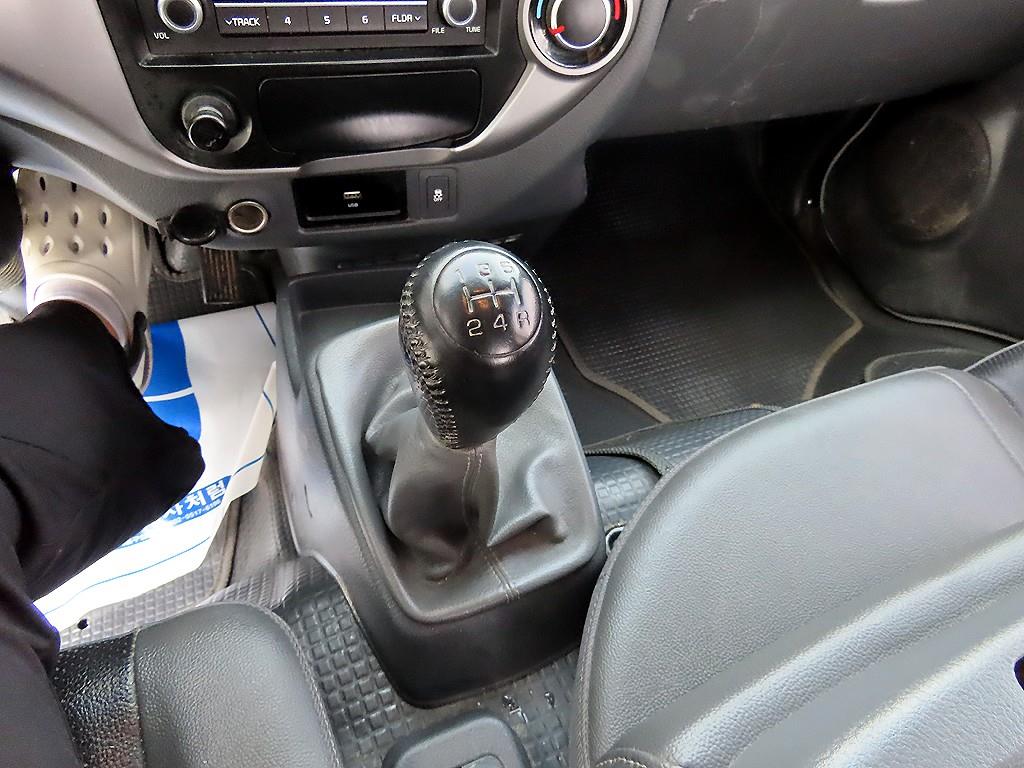 기아 봉고3 1톤 카고 LPG 9