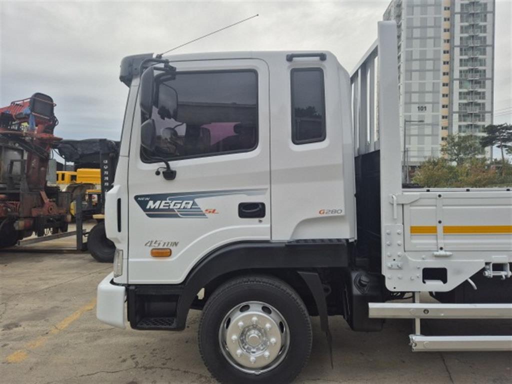 현대 메가트럭 카고 4.5톤 수동 8