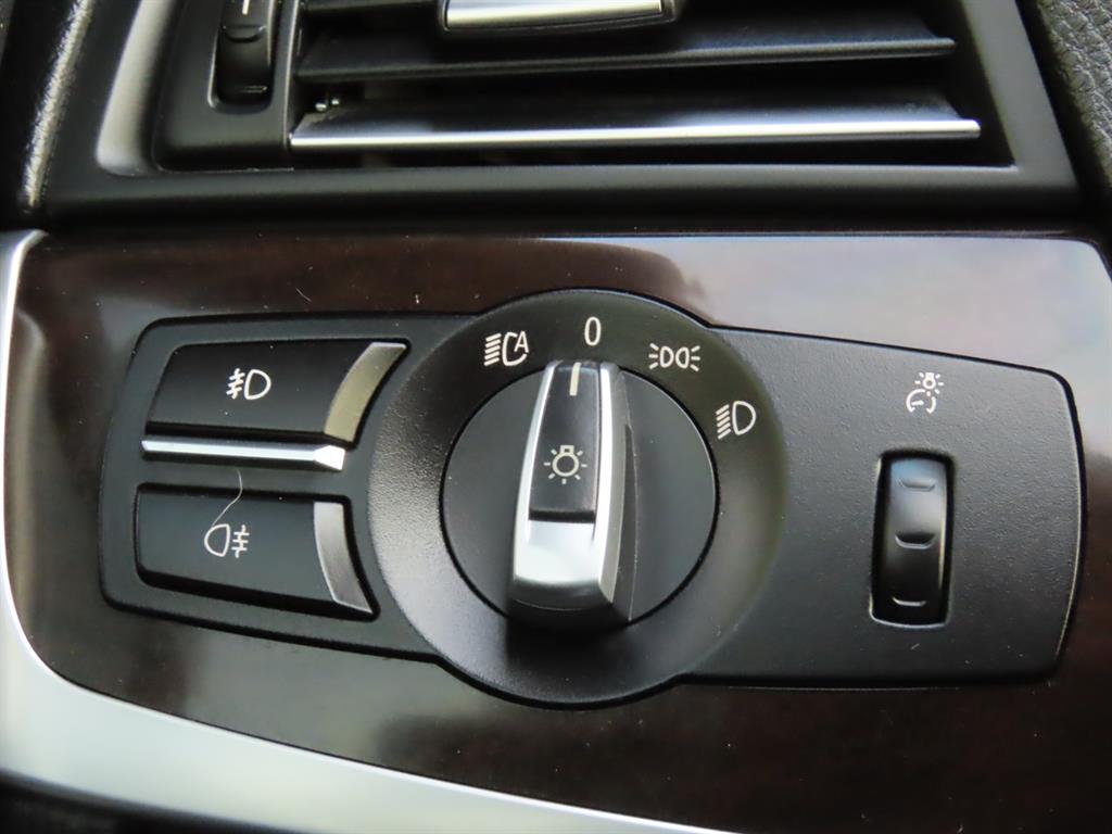 BMW 5시리즈 520d 사진