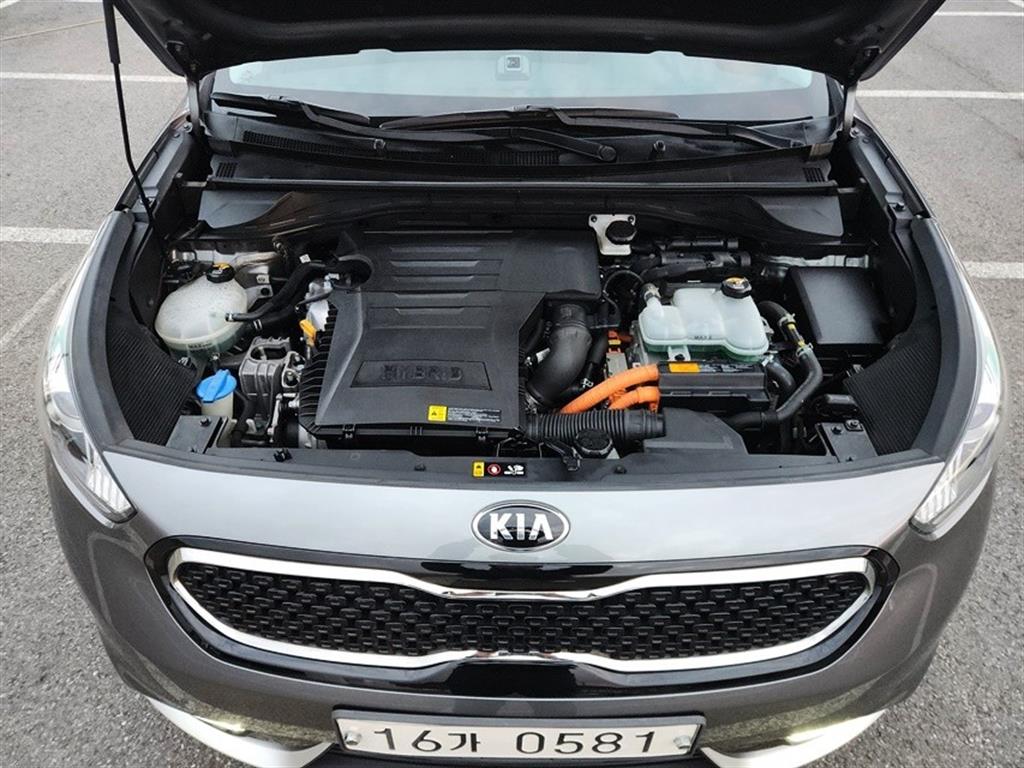 Kia Niro 1.6 Hybrid Prestige 7