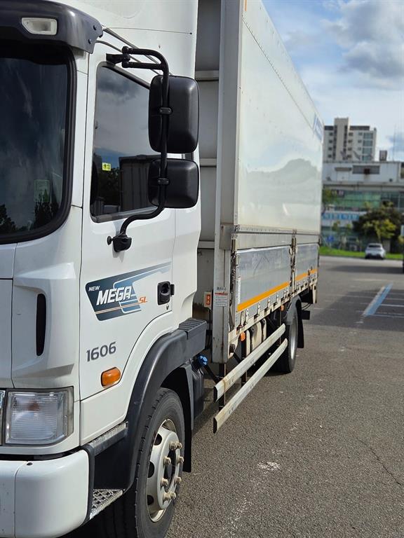 현대 메가트럭 단바리 윙바디 5톤 수동 3