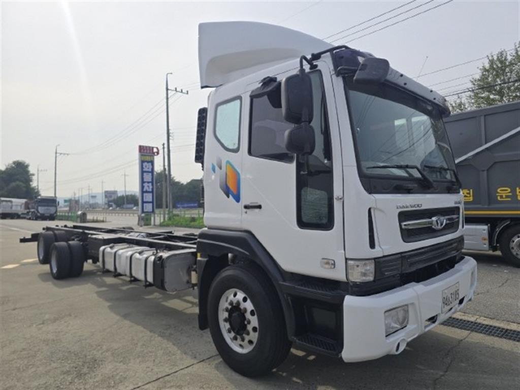 타타대우 없음(순정) 평판샤시 뒤3축 2