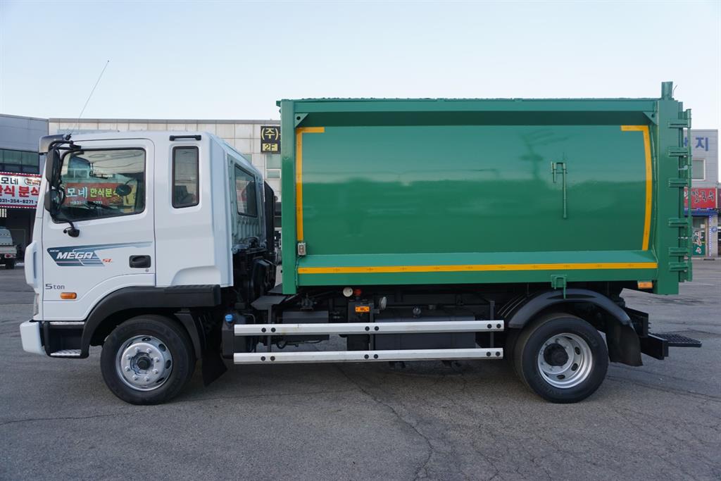 현대 압착진개 메가트럭 5.5톤 덤프식 배출 0