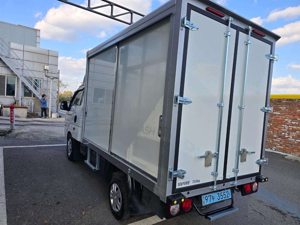 기아 봉고3 1톤 표준탑 전기 4