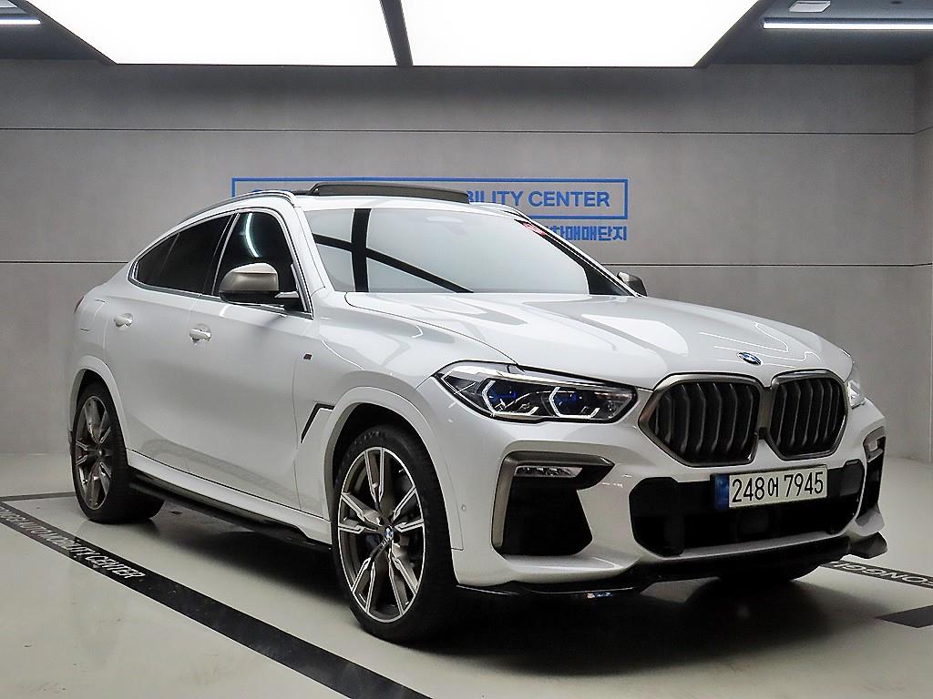 BMW X6 M50i 2